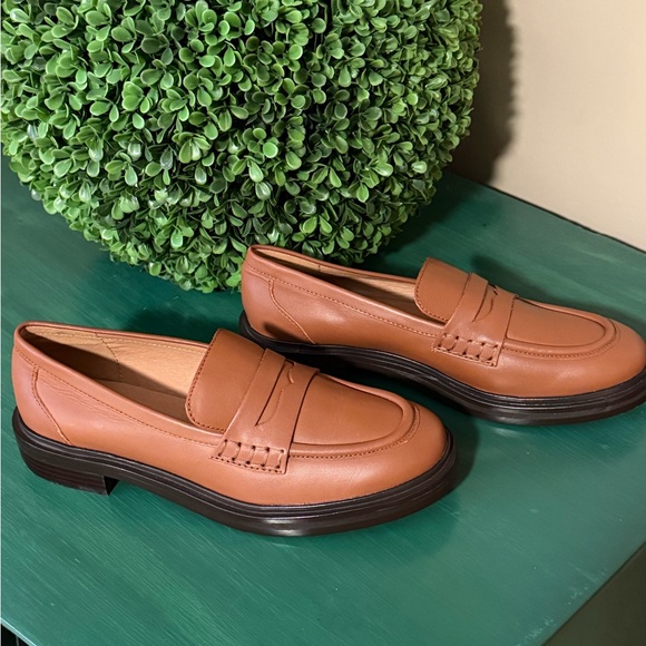 Madewell Women's Caramel Loafers - Picture 3 of 10